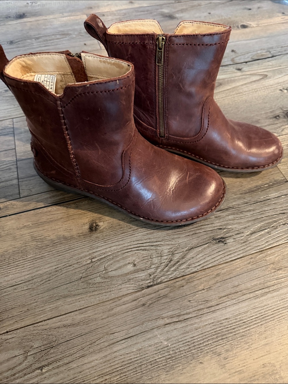 UGG Women's Chestnut Brown Leather Side-Zip Short Boots